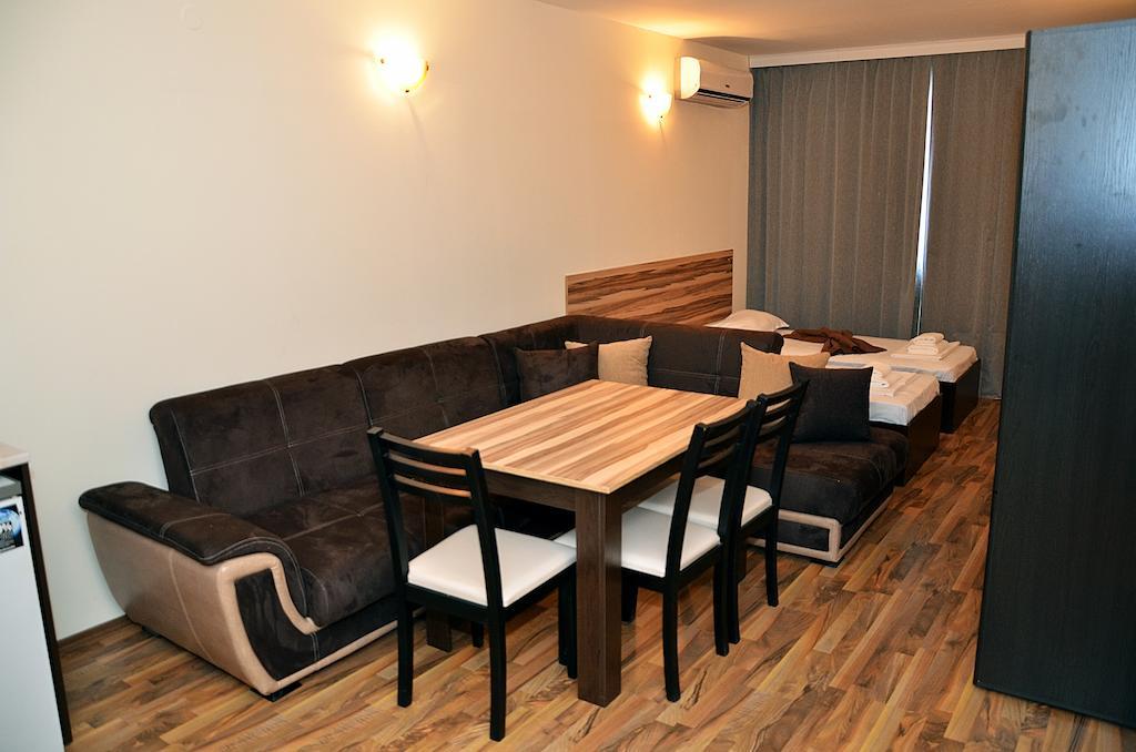 Ivtour Apartments In Yalta Complex Goldstrand Zimmer foto