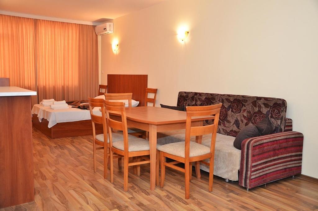 Ivtour Apartments In Yalta Complex Goldstrand Zimmer foto