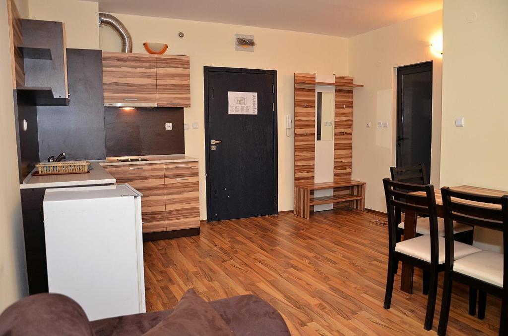 Ivtour Apartments In Yalta Complex Goldstrand Zimmer foto